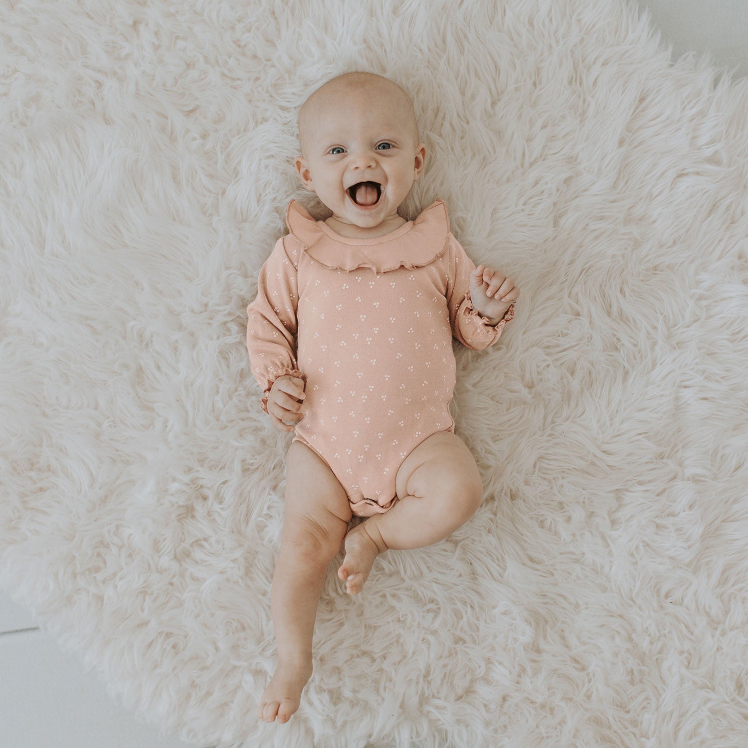 L'ovedbaby Organic Ruffle Bodysuit - Rosewater Dots