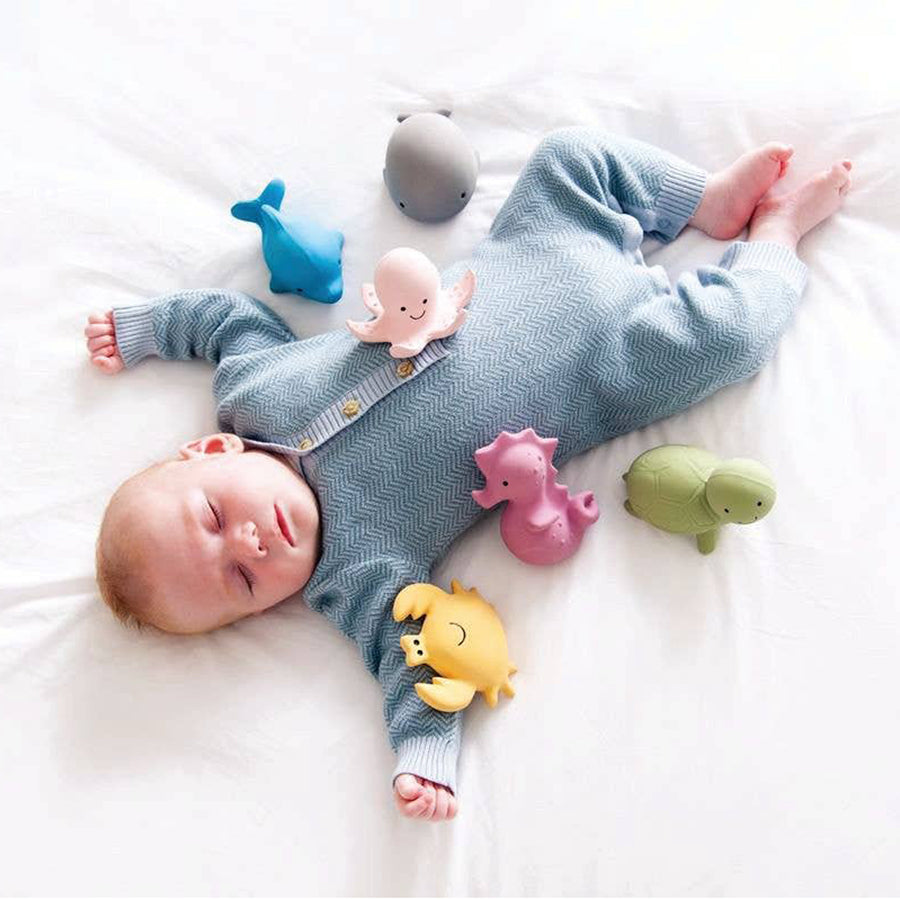 Tikiri Toys Natural Rubber Teether, Rattle & Bath Toy - Sea Horse